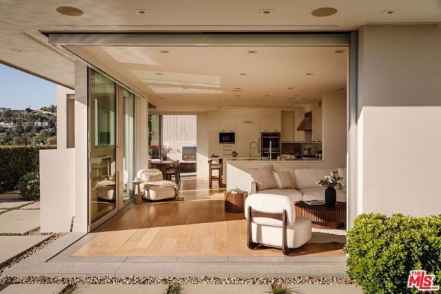 3642 Beverly Ridge Drive, Sherman Oaks, CA 91423