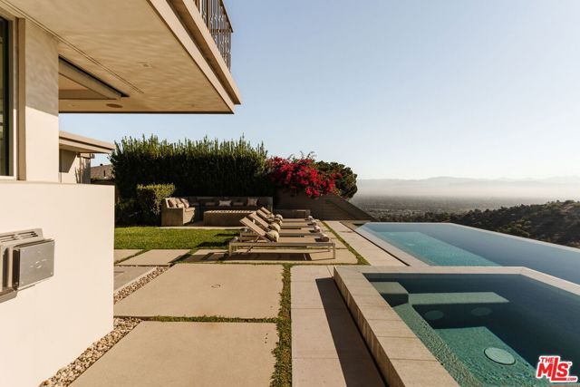 3642 Beverly Ridge Drive, Sherman Oaks, CA 91423