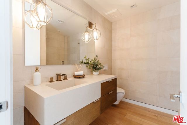 3642 Beverly Ridge Drive, Sherman Oaks, CA 91423