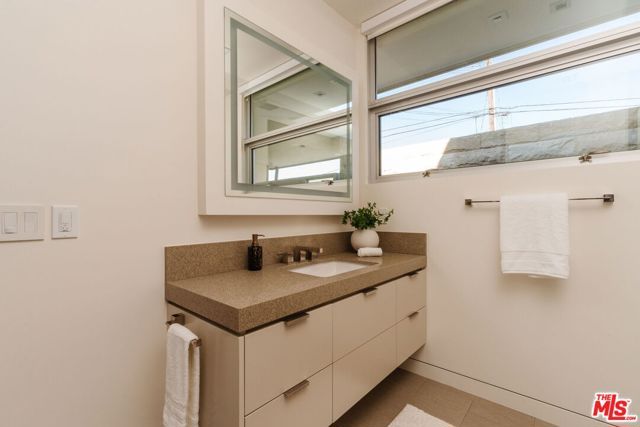 3642 Beverly Ridge Drive, Sherman Oaks, CA 91423