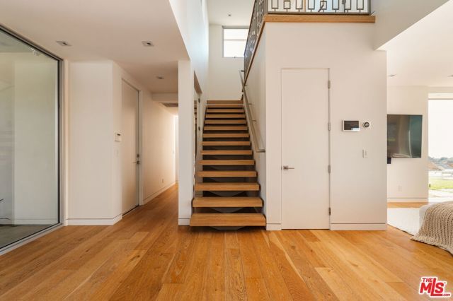 3642 Beverly Ridge Drive, Sherman Oaks, CA 91423