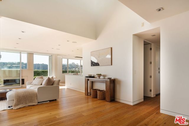 3642 Beverly Ridge Drive, Sherman Oaks, CA 91423