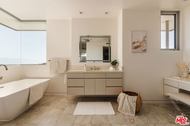 3642 Beverly Ridge Drive, Sherman Oaks, CA 91423