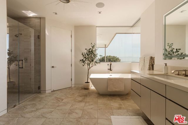 3642 Beverly Ridge Drive, Sherman Oaks, CA 91423