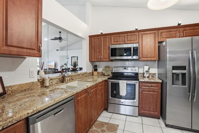 7930 Lake Sands Drive, Delray Beach, FL 33446
