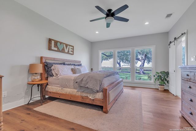 1026 S Timbercrest, Pleasanton, TX 78064
