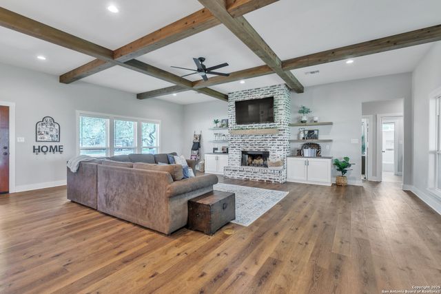 1026 S Timbercrest, Pleasanton, TX 78064