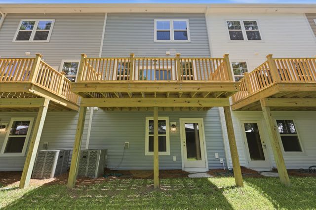 128 Fernbank Road Court, Johns Island, SC 29455