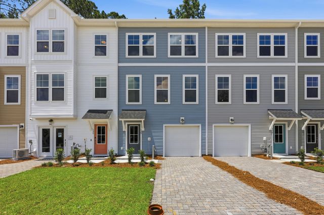 128 Fernbank Road Court, Johns Island, SC 29455