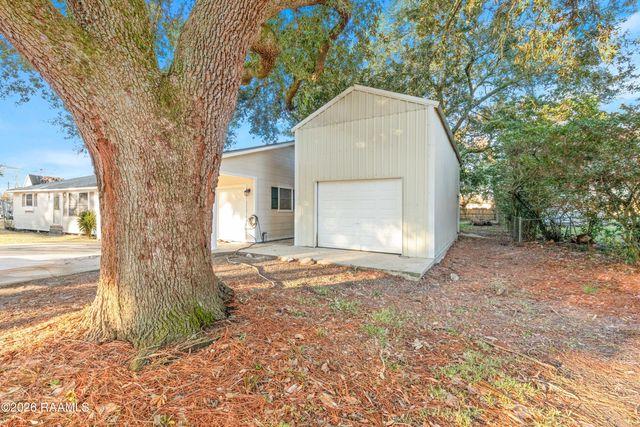 201 Huggins Road, Lafayette, LA 70506
