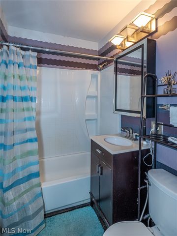 5666 Waterbury Avenue, Maple Heights, OH 44137