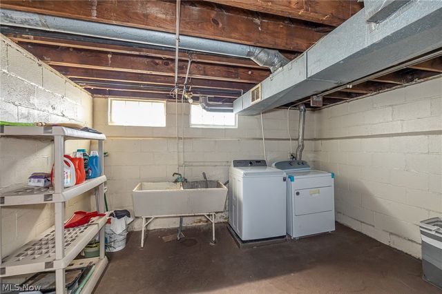 5666 Waterbury Avenue, Maple Heights, OH 44137