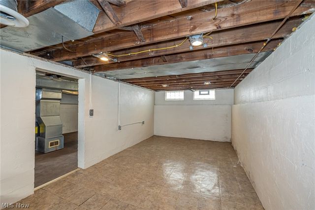 5666 Waterbury Avenue, Maple Heights, OH 44137