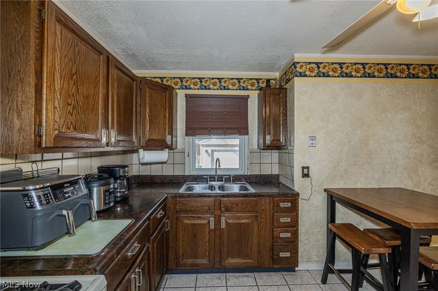 5666 Waterbury Avenue, Maple Heights, OH 44137