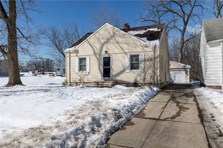 5666 Waterbury Avenue, Maple Heights, OH 44137