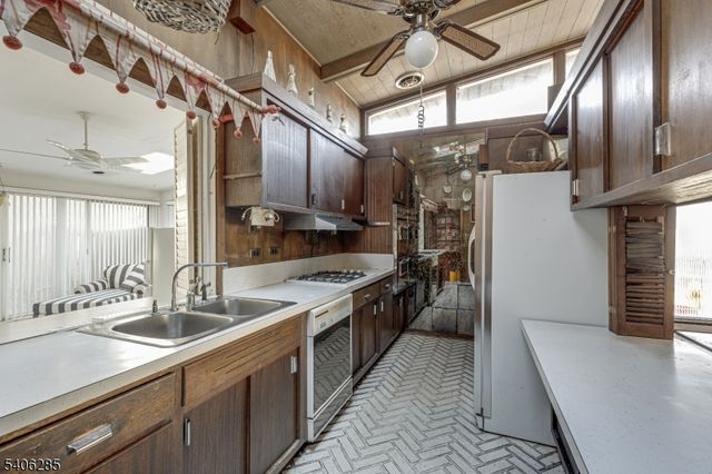 108 N Glenwood Rd, Fanwood Boro, NJ 07023