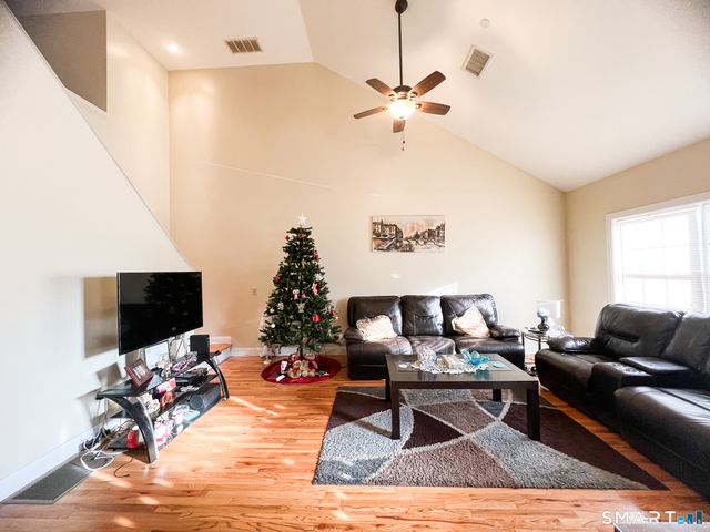 1556 New Haven Avenue 2, Milford, CT 06460