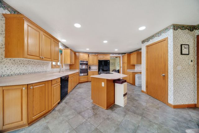 3213 WESTWOOD ESTATES Drive, Erie, PA 16506
