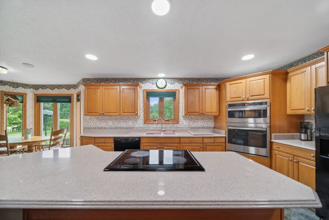 3213 WESTWOOD ESTATES Drive, Erie, PA 16506