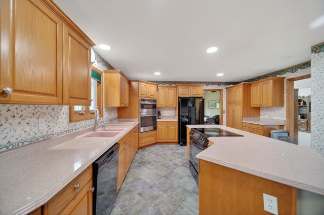 3213 WESTWOOD ESTATES Drive, Erie, PA 16506