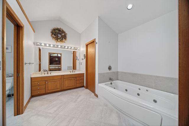 3213 WESTWOOD ESTATES Drive, Erie, PA 16506