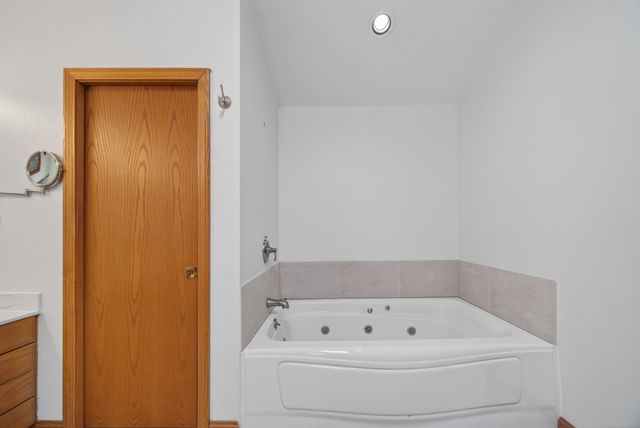 3213 WESTWOOD ESTATES Drive, Erie, PA 16506