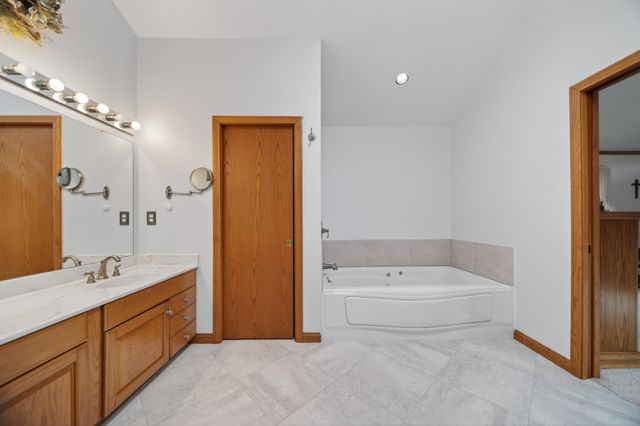 3213 WESTWOOD ESTATES Drive, Erie, PA 16506