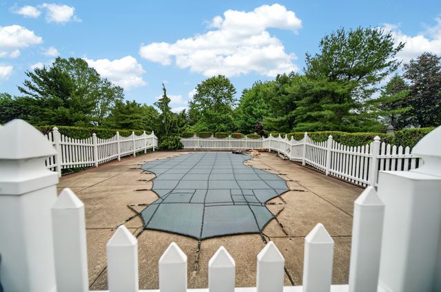 3213 WESTWOOD ESTATES Drive, Erie, PA 16506