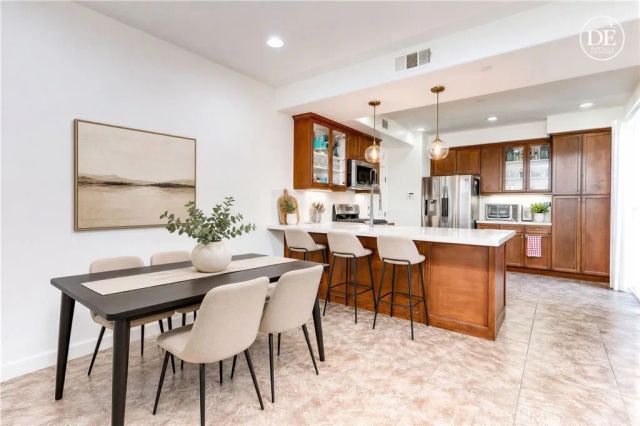 15220 Cambridge, Tustin, CA 92782
