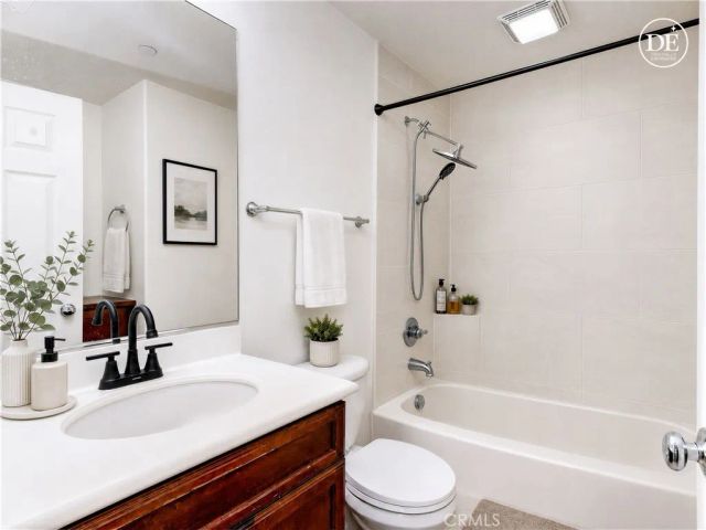 15220 Cambridge, Tustin, CA 92782