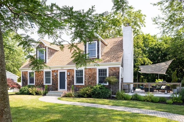 1050 Bayview Avenue, Southold, NY 11971