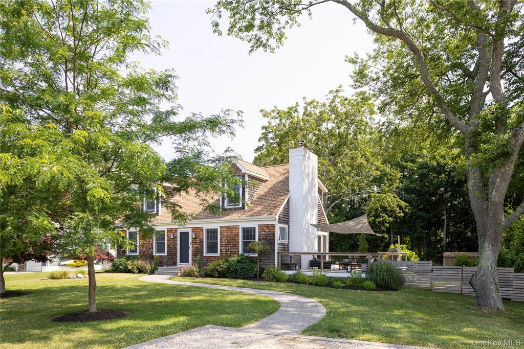 1050 Bayview Avenue, Southold, NY 11971
