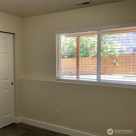 5809 11th Avenue W, Everett, WA 98203