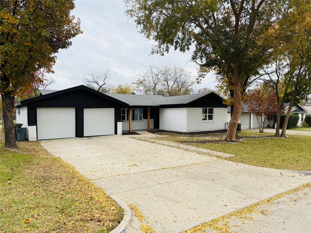 5000 Wyoming Trail, North Richland Hills, TX 76180