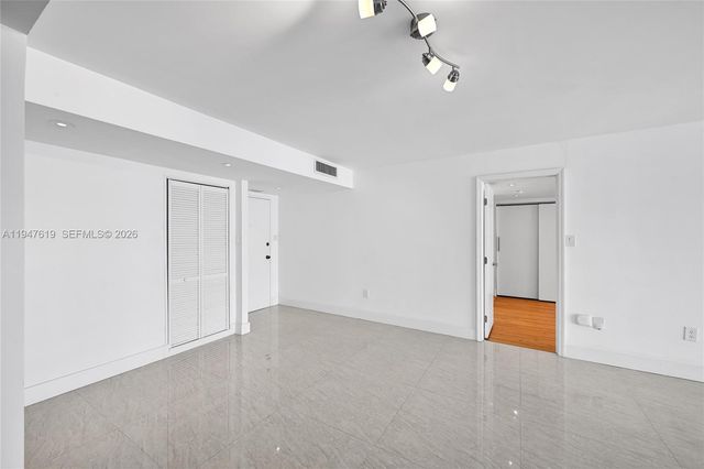 18041 Biscayne Blvd 1202, Aventura, FL 33160