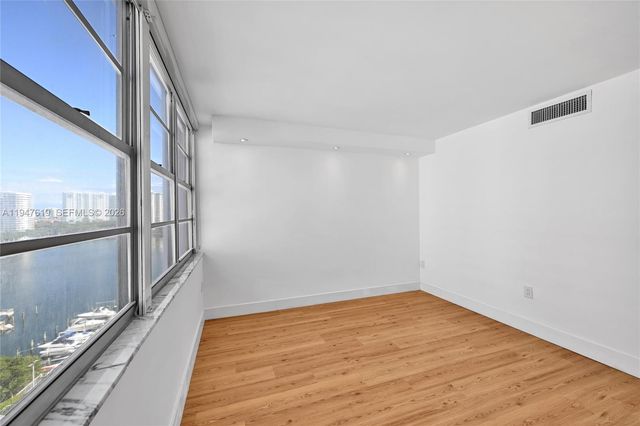 18041 Biscayne Blvd 1202, Aventura, FL 33160