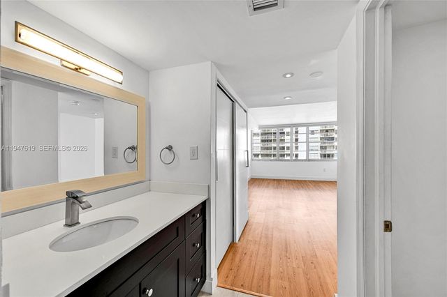 18041 Biscayne Blvd 1202, Aventura, FL 33160