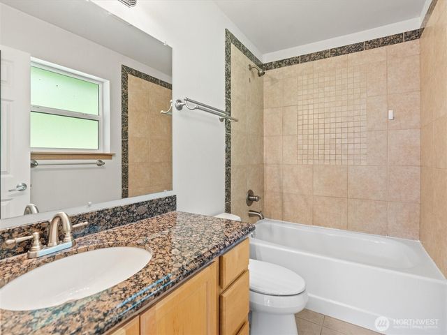 5062 23rd Avenue SW, Seattle, WA 98106