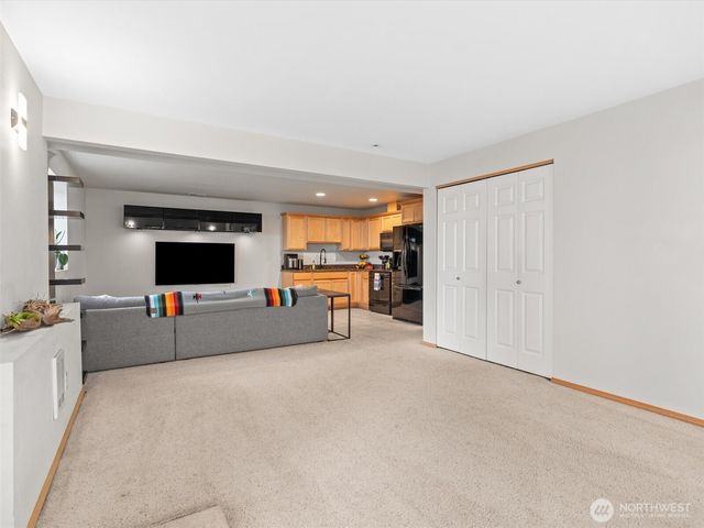 5062 23rd Avenue SW, Seattle, WA 98106