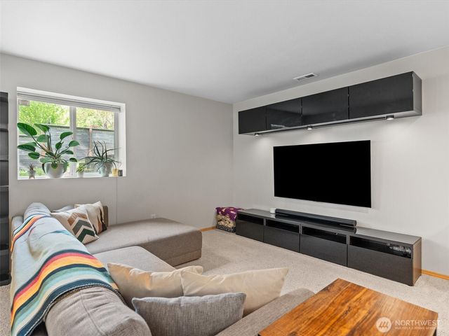 5062 23rd Avenue SW, Seattle, WA 98106