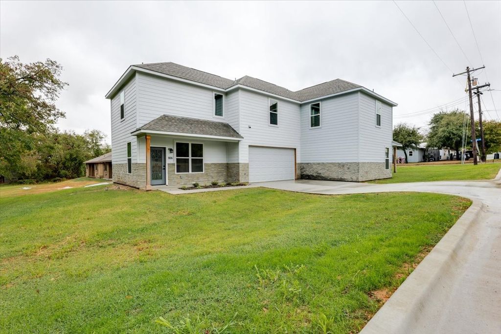806 N Cates Street, Decatur, TX 76234 — exterior
