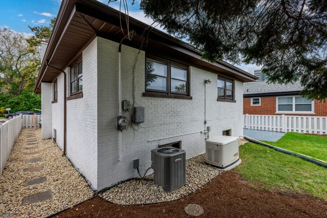 9539 Lorel Avenue, Skokie, IL 60077