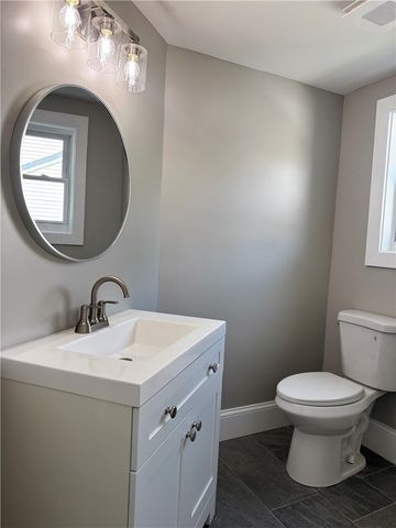 77 Ash Street, Lincoln, RI 02865