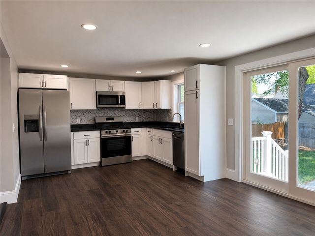 77 Ash Street, Lincoln, RI 02865