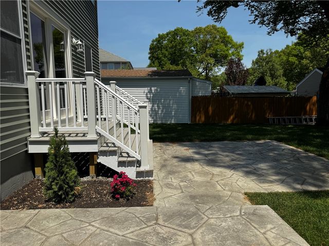 77 Ash Street, Lincoln, RI 02865