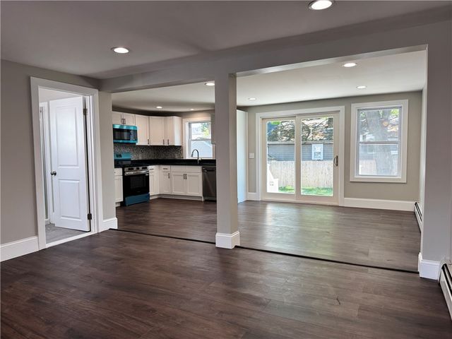 77 Ash Street, Lincoln, RI 02865