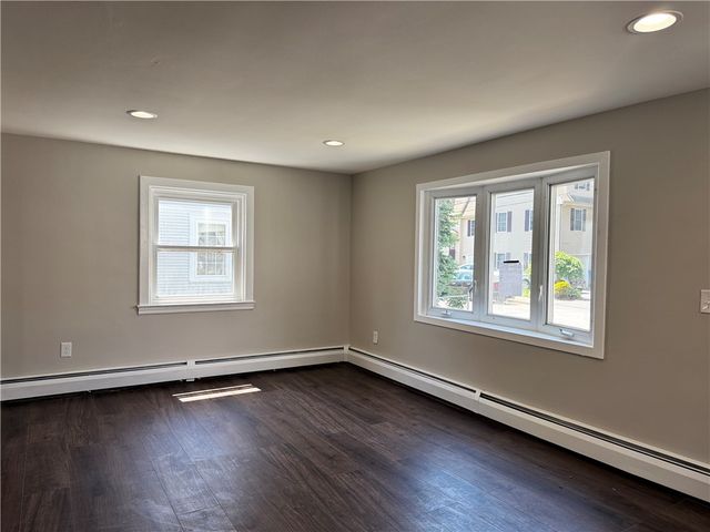 77 Ash Street, Lincoln, RI 02865