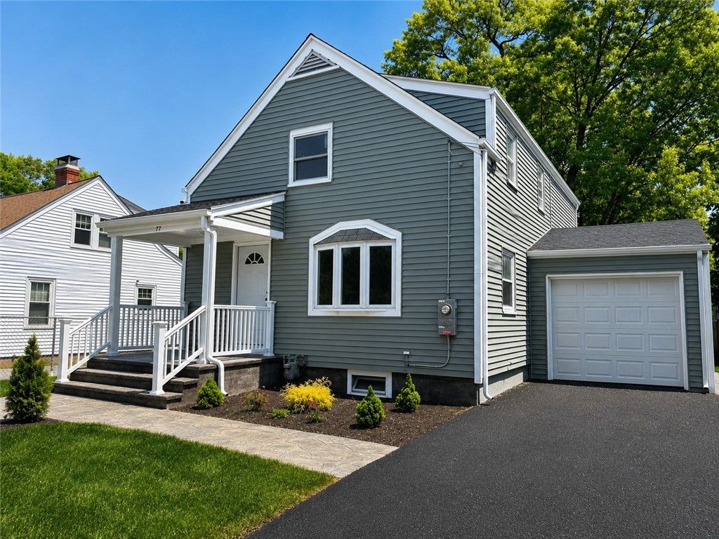 77 Ash Street, Lincoln, RI 02865