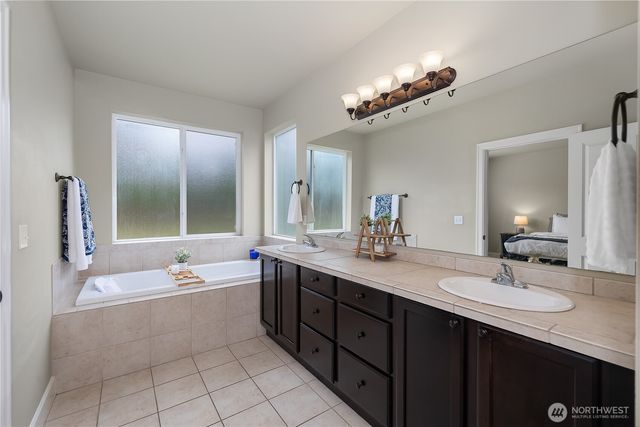 4132 90th Way SE, Olympia, WA 98501
