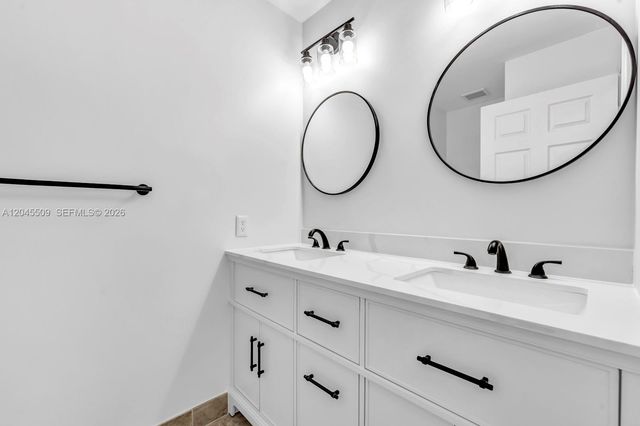 3926 Adra Avenue D54, Doral, FL 33178
